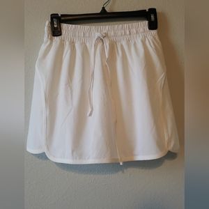 Beyond Yoga white tennis skort, size XS